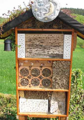 Insektennisthilfen © www.bienenhotel.de